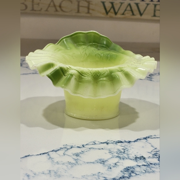 Antique Fenton Blackberry Spray - Picture 15 of 15